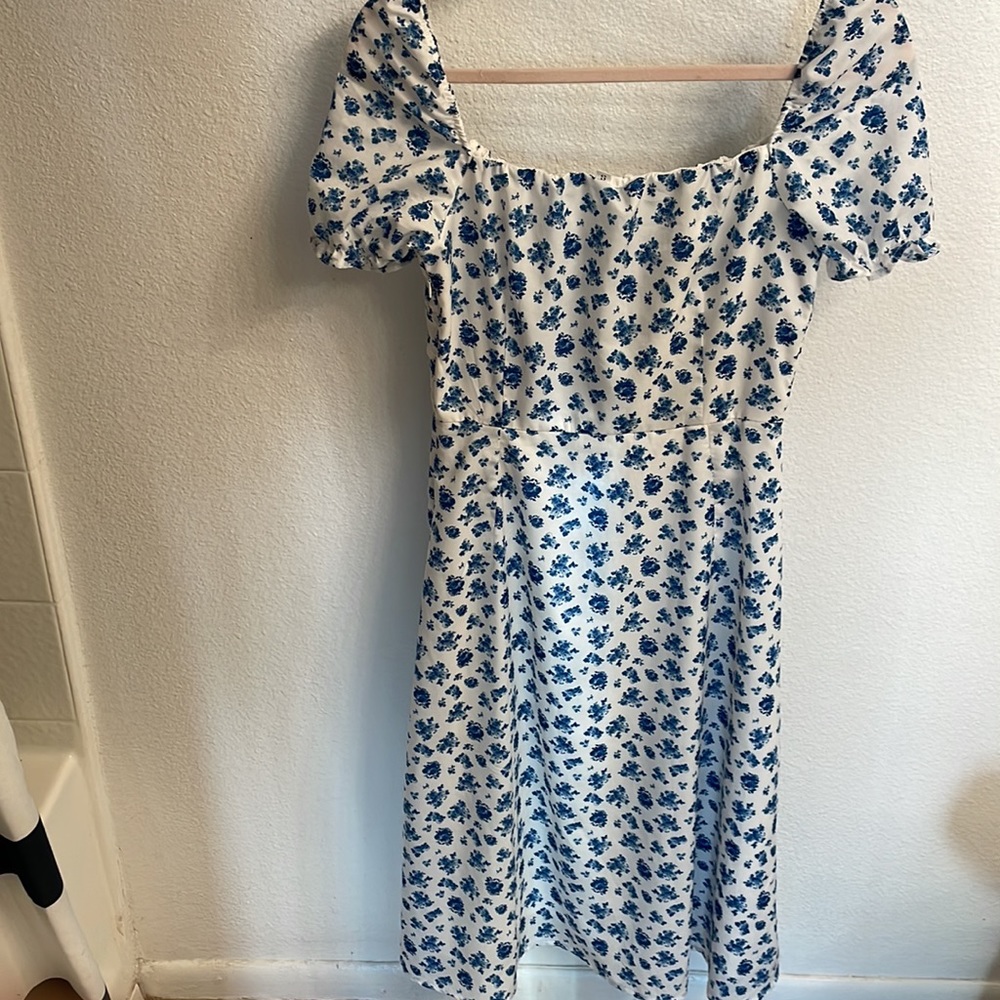 Floral Dress w/ slit S BRANDLESS - Picture 2 of 2